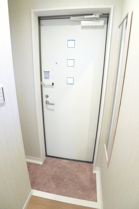 物件内観写真16　(玄関)
