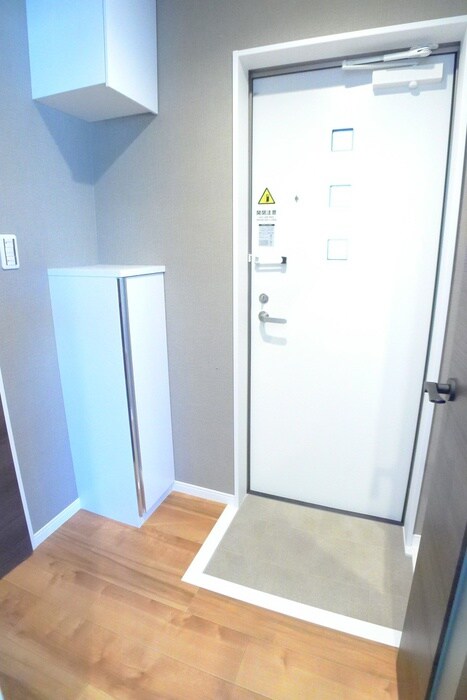 物件内観写真16　(玄関)