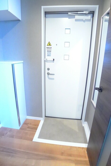 物件内観写真18　(玄関)