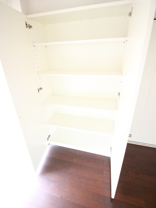 物件内観写真18　(収納)