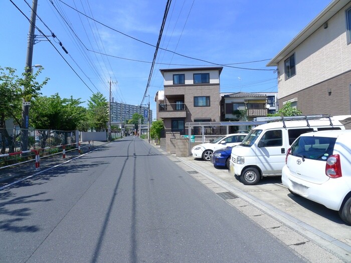 物件外観写真3　(駐車場)