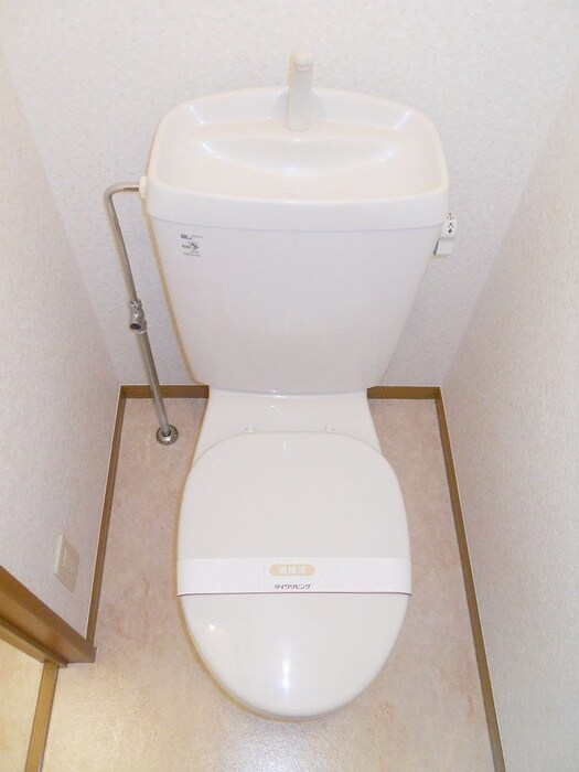 物件内観写真8　(トイレ)