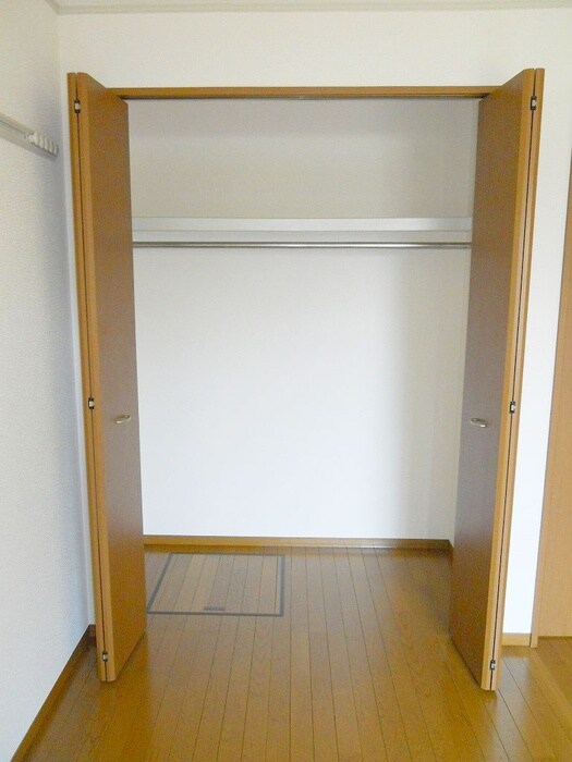 物件内観写真12　(収納)