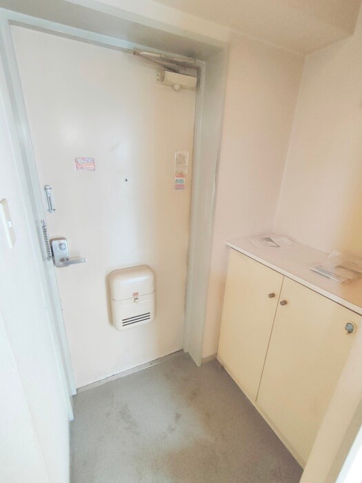 物件内観写真10　(玄関)