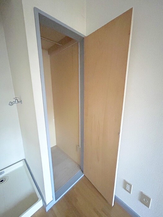 物件内観写真10　(収納)