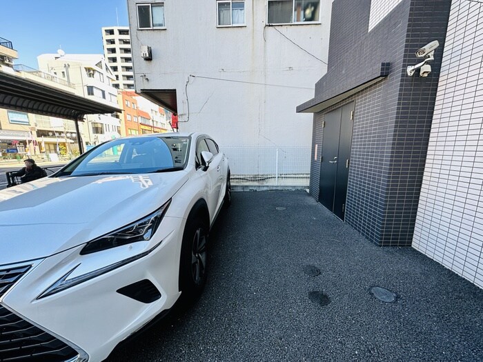 物件外観写真3　(駐車場)