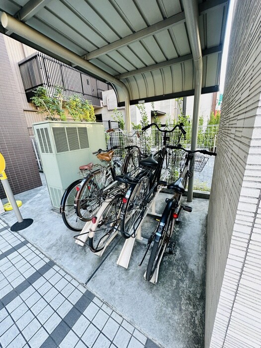 物件外観写真5　(駐輪場)