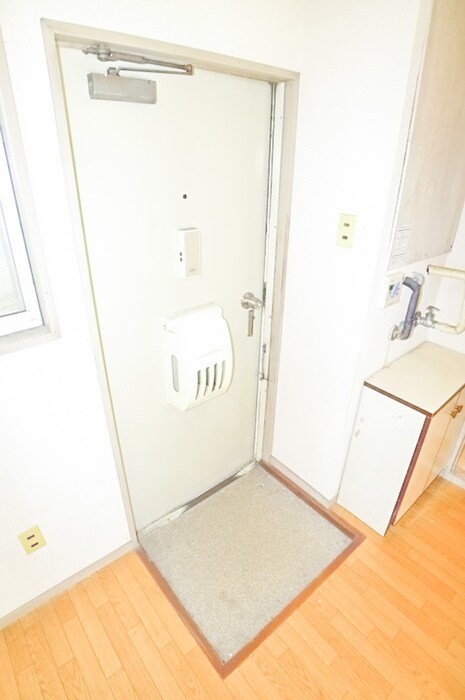 物件内観写真7　(玄関)