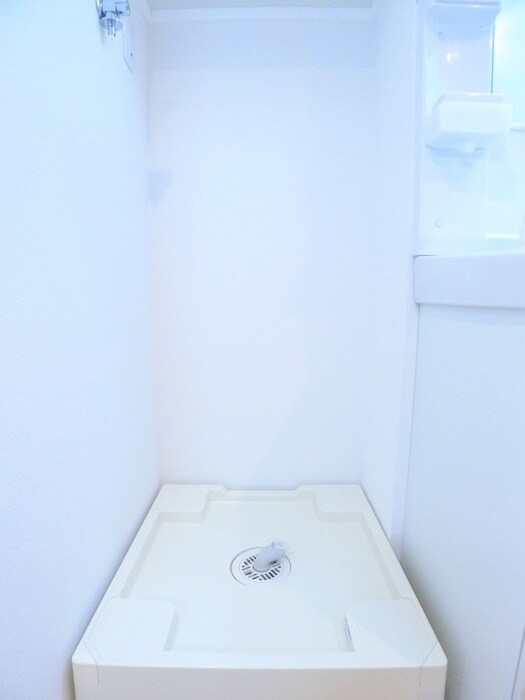 物件内観写真15　(洗濯機置場)