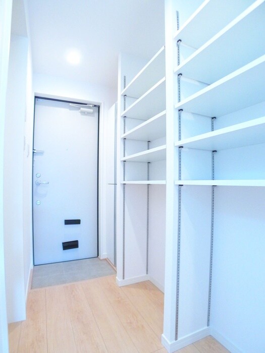 物件内観写真17　(玄関)