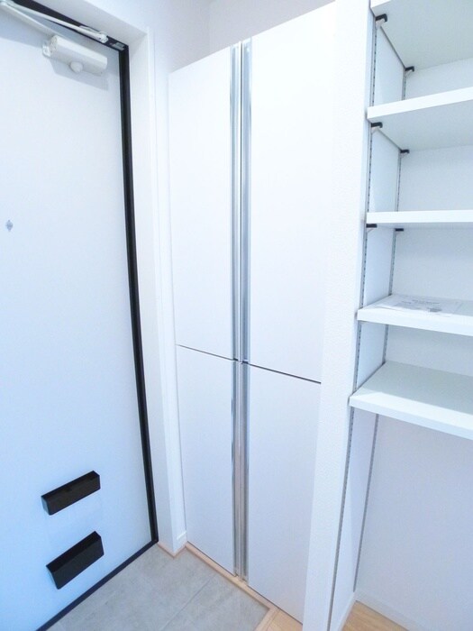 物件内観写真18　(靴箱)
