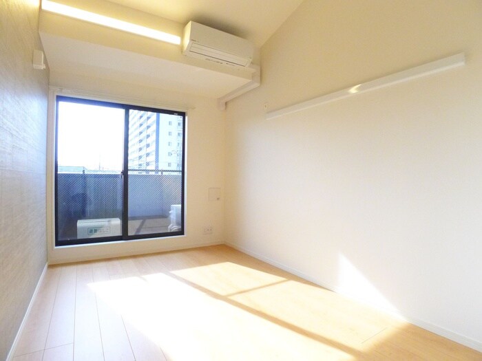 物件内観写真20　(室内からの展望)