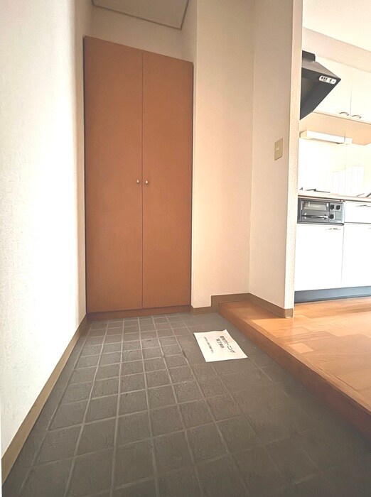 物件内観写真7　(玄関)