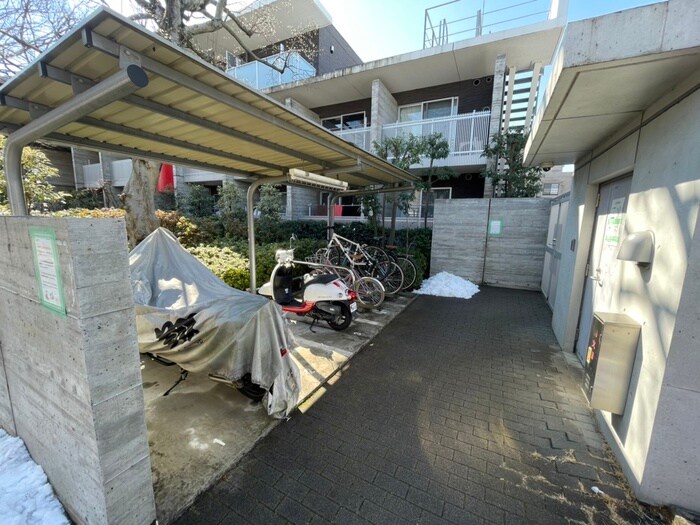 物件外観写真6　(駐輪場)