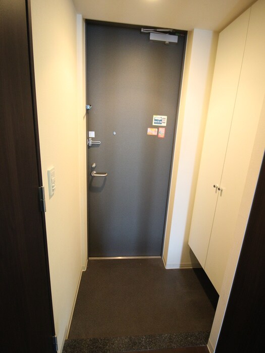 物件内観写真18　(玄関)