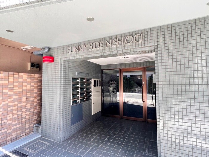 物件外観写真4　(エントランス部分)