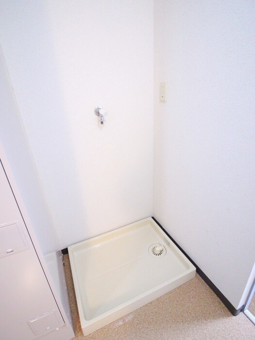 物件内観写真13　(洗濯機置場)