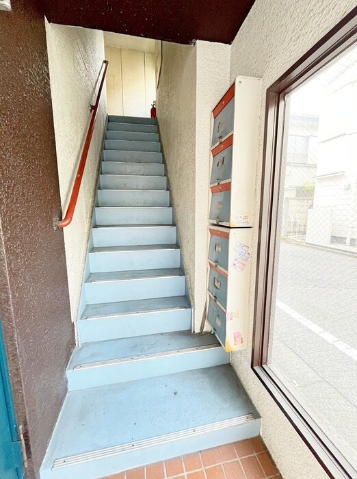 物件外観写真5　(エントランス部分)