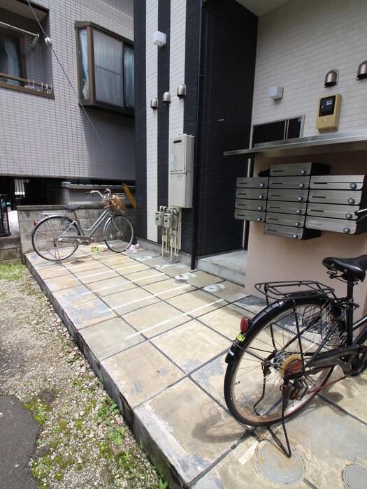 物件外観写真2　(駐輪場)