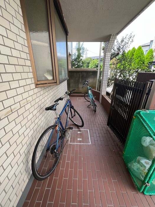 物件外観写真5　(駐輪場)