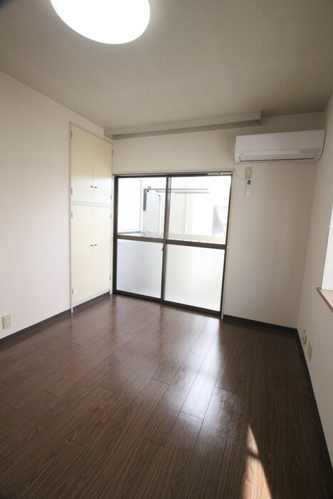 物件内観写真9　(居室)