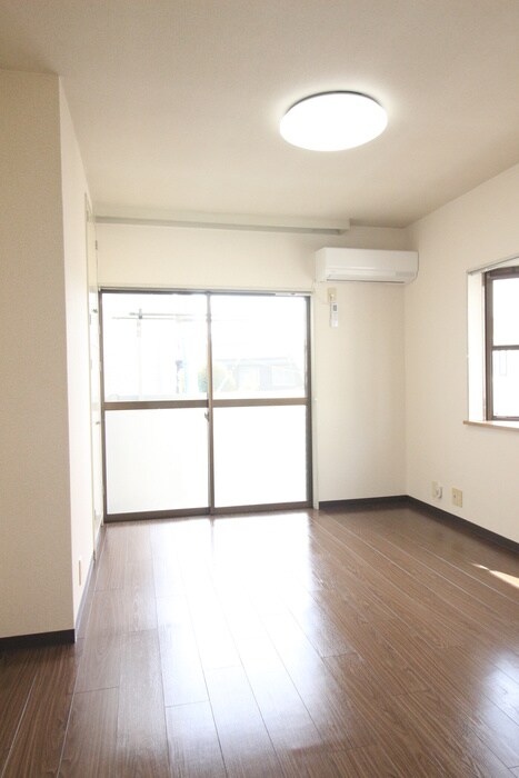 物件内観写真11　(居室)