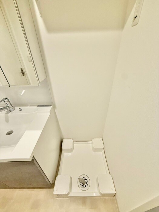 物件内観写真12　(洗濯機置場)