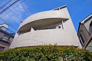 フラット　ワン外観写真