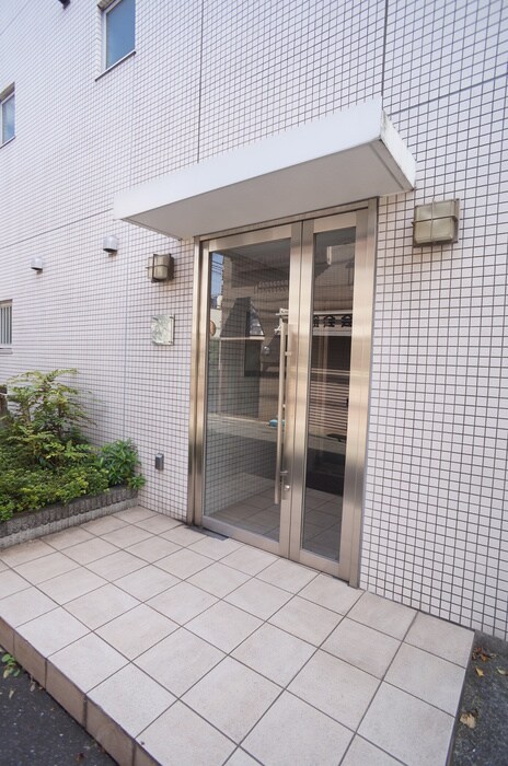 物件外観写真3　(エントランス部分)