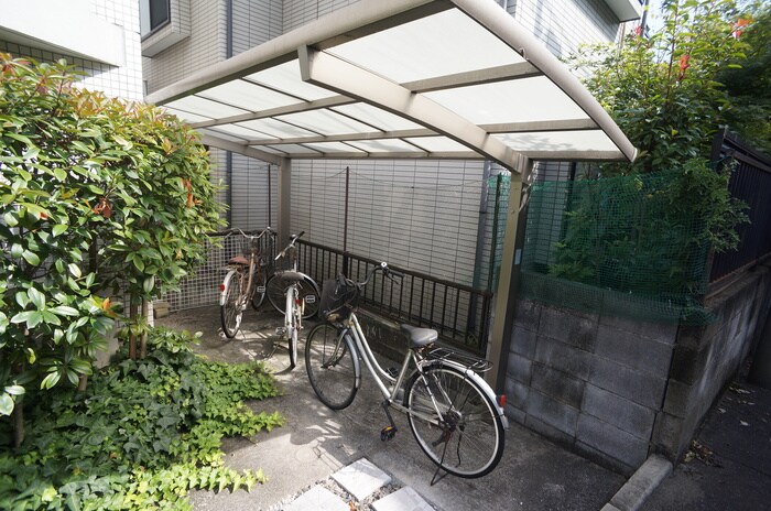 物件外観写真6　(駐輪場)