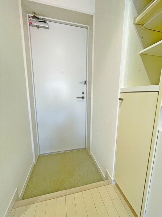 物件内観写真14　(玄関)