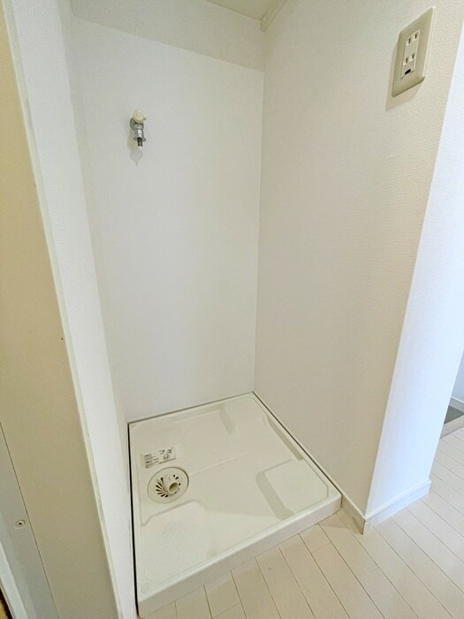 物件内観写真18　(洗濯機置場)