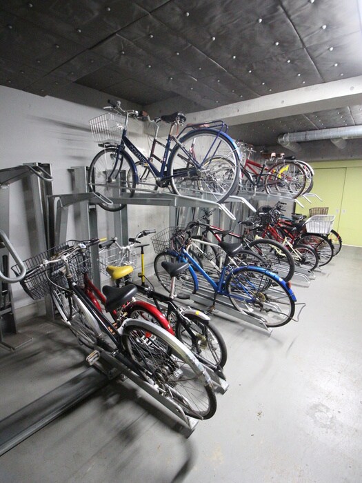 物件外観写真3　(駐輪場)