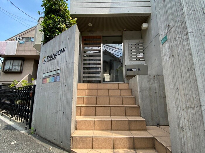 物件外観写真5　(エントランス部分)