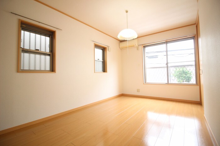 物件内観写真8　(居室)