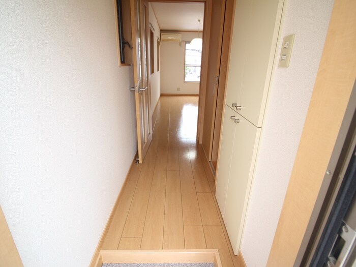 物件内観写真18　(廊下)