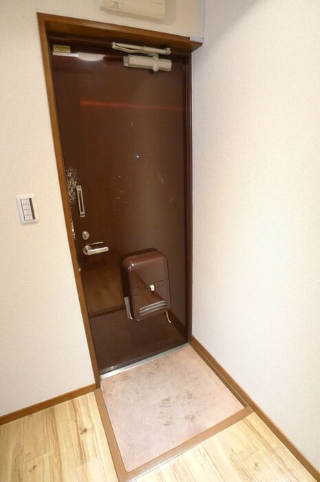 物件内観写真17　(玄関)