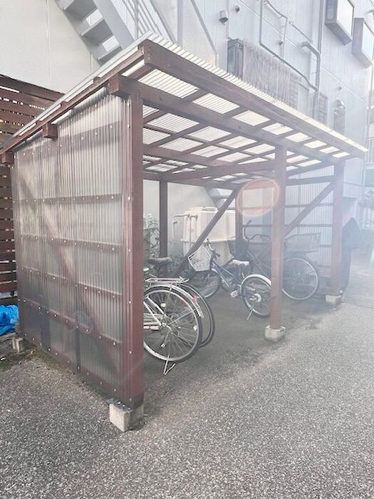 物件外観写真5　(駐輪場)