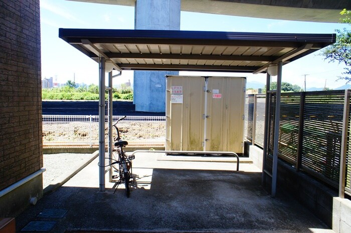 物件外観写真6　(駐輪場)