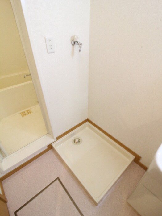 物件内観写真17　(洗濯機置場)