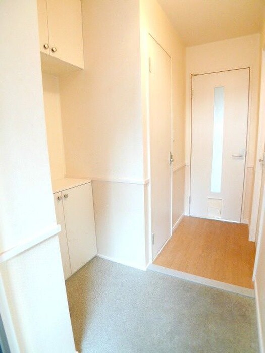 物件内観写真11　(玄関)