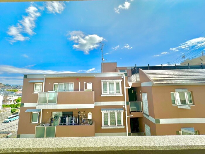 物件内観写真22　(室内からの展望)