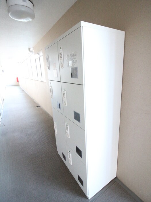 物件外観写真5　(エントランス部分)