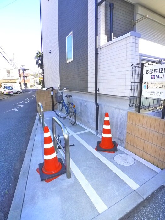 物件外観写真4　(駐輪場)