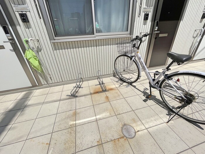 物件外観写真6　(駐輪場)