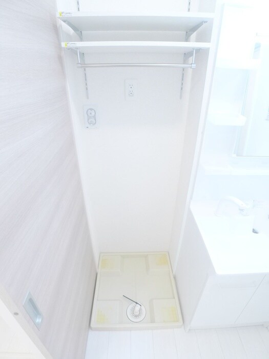 物件内観写真15　(洗濯機置場)