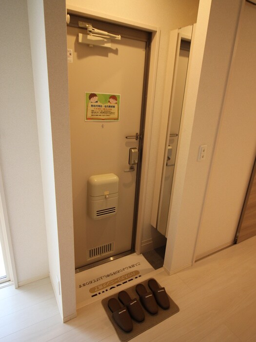 物件内観写真17　(玄関)