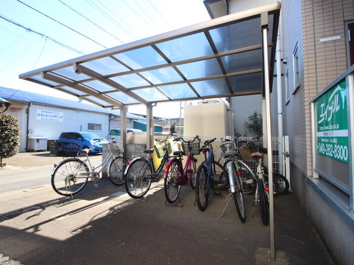 物件外観写真4　(駐輪場)