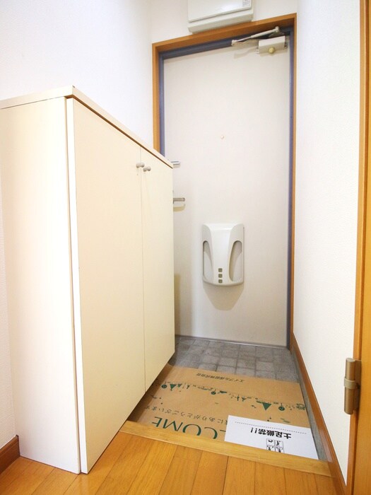 物件内観写真18　(玄関)