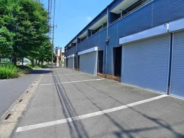 物件外観写真3　(駐車場)